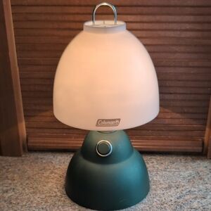Vintage Coleman Table Lamp Model 5370-1900 Battery Operated